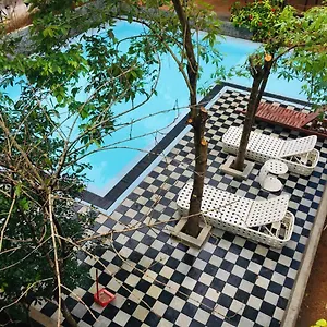 Hotel Alikele &