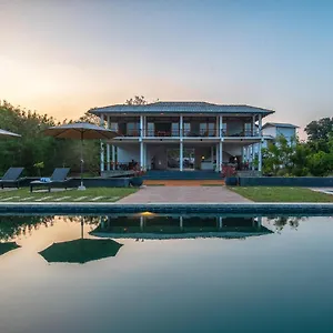 Ceylon Breeze Hotel