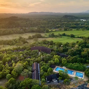 Occidental Paradise Dambulla Sigirija